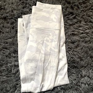 Lululemon wunder unders